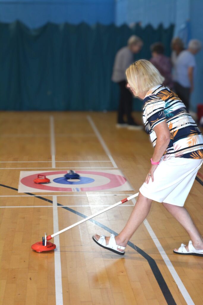 Kurling - using the stick